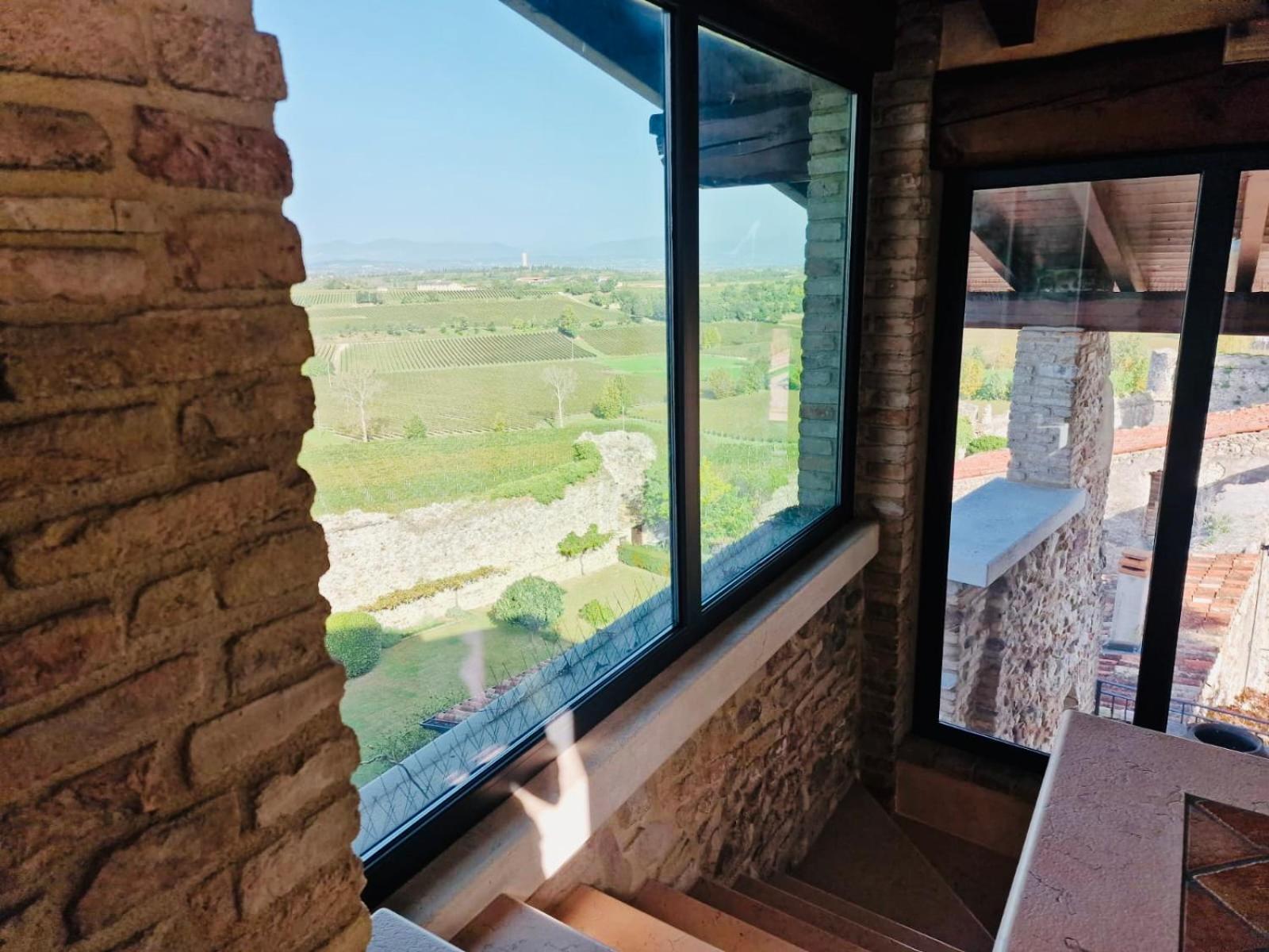 דירות פוזולנגו Tam'S Tower מראה חיצוני תמונה